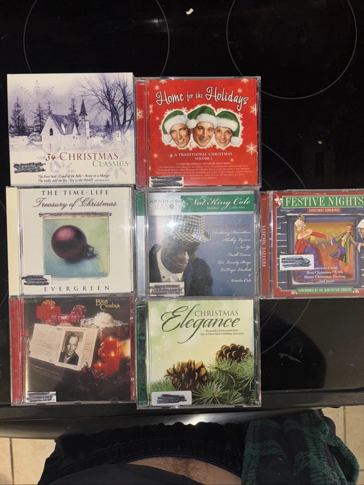 CD Lot Of 7 Classic Traditional Christmas Songs Carols Crosby King Cole Mariah Foto 1 de 4