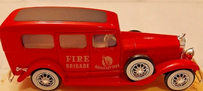 SOLIDO  - CADILLAC AMBULANCE POMPIERS MANHATTAN - 1/43e - Neuve sortie de boite. - Photo 1/4