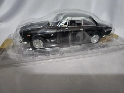 Alfa Romeo Giulia Sprint GTA 1965 - Road Signature 1:18 - Immagine 1 di 4