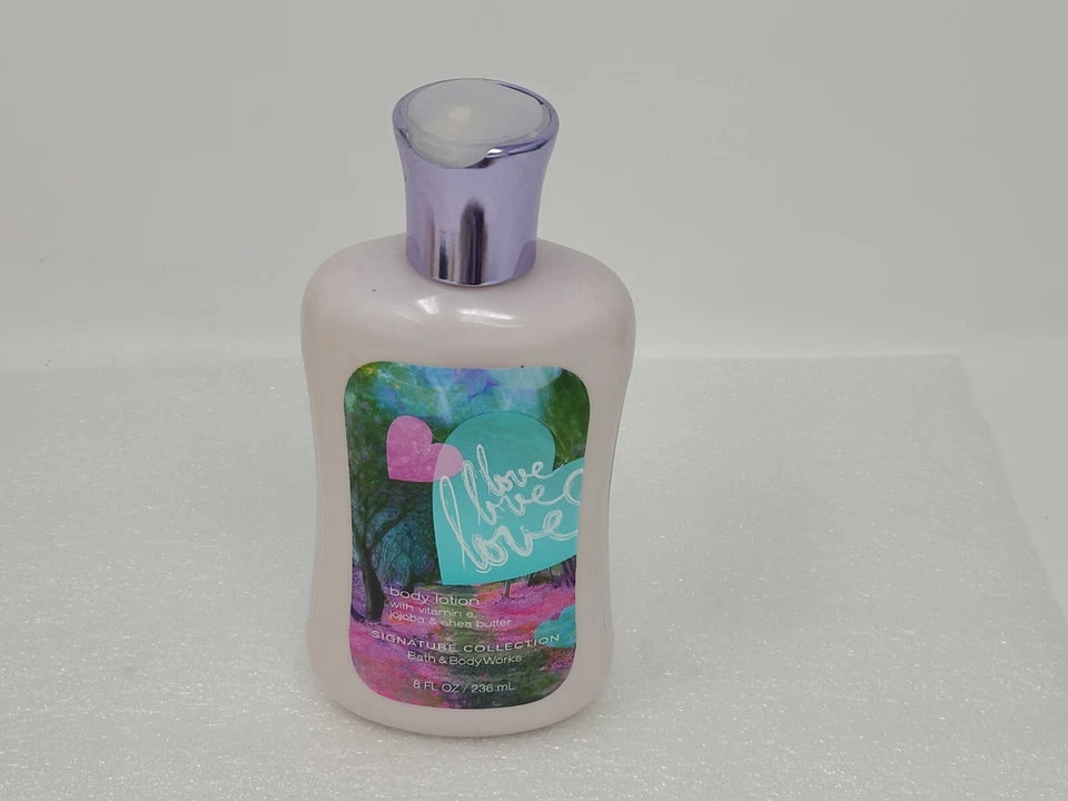 Loción corporal perfumada Bath & Body Works Love Love 8 oz colección exclusiva Foto 1 de 1