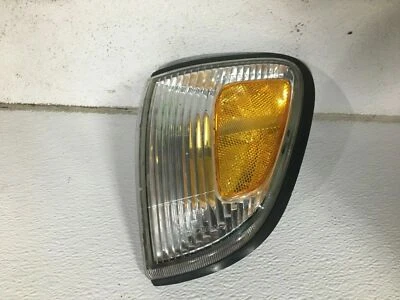 Toyota Tacoma 1998-2000 lámpara de estacionamiento izquierda guardabarros montado 4x4 ámbar OEM Foto 1 de 2