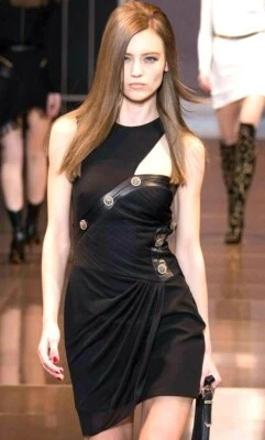 Vestido Gianni VERSACE Pasarela Cuero Logo Medusa Negro Recorte LBD EE. UU. 2 4 / IT 40 Foto 1 de 4