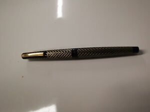 Vintage Sheaffer 632 Black Tulle Fountain Pen