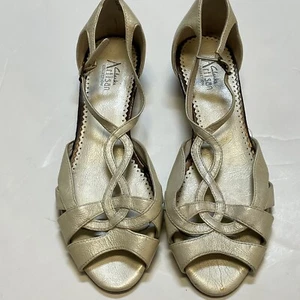 Clark’s Artisan Ivory Low Wedge Heel Shoes Size 8 - Picture 1 of 6