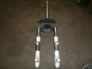 PEUGEOT JETFORCE JET FORCE 125 2004 Vordere Gabelbeine unten Passe Lenkvorsprung - Bild 1 von 9