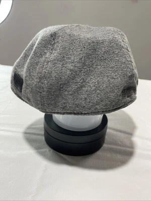 Gorra forrada Sherpa gris carbón LEVI'S Drivers/Newsboy para hombre (talla S/M) Foto 1 de 4