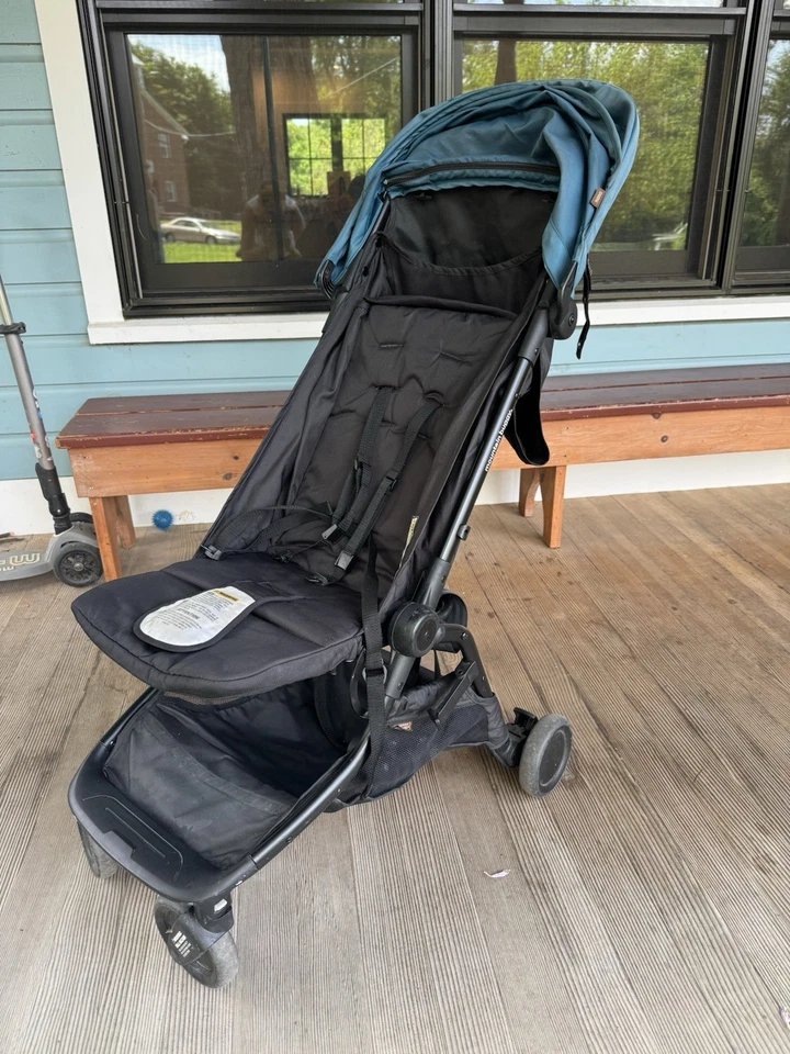 Cochecito de viaje Mountain Buggy Nano V3 verde azulado con dosel usado, ligero Foto 1 de 4