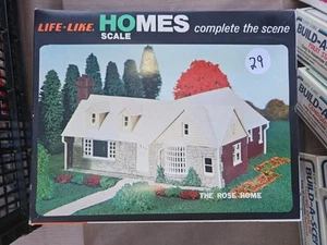 THE ROSE HOUSE, NEW, HO SCALE - Picture 1 of 1