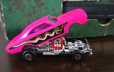 Caja de cerillas Lesney Superfast 1971 vintage n.º Dodge Charger Dragster Mopar 70 rosa Foto 1 de 4