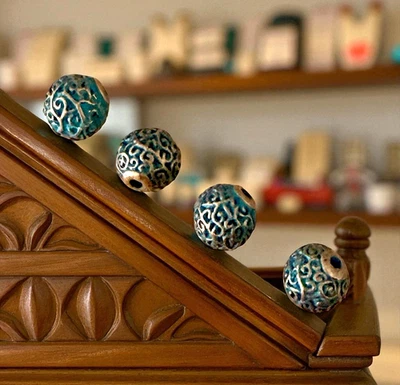 10 cuentas espaciadoras redondas de pátina verde azul cobre 10 mm fornituras de aleación texturizada Foto 1 de 4