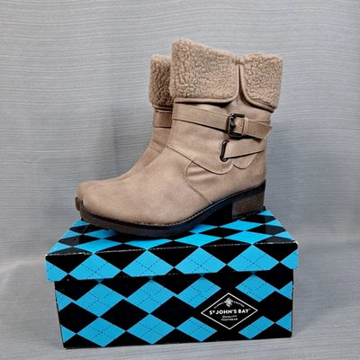 Saint Johns Bay Bailyn Ankle Boot Taupe Womens 9.5 Full Zip Sherpa Lined NEW Box - Image 1 of 4