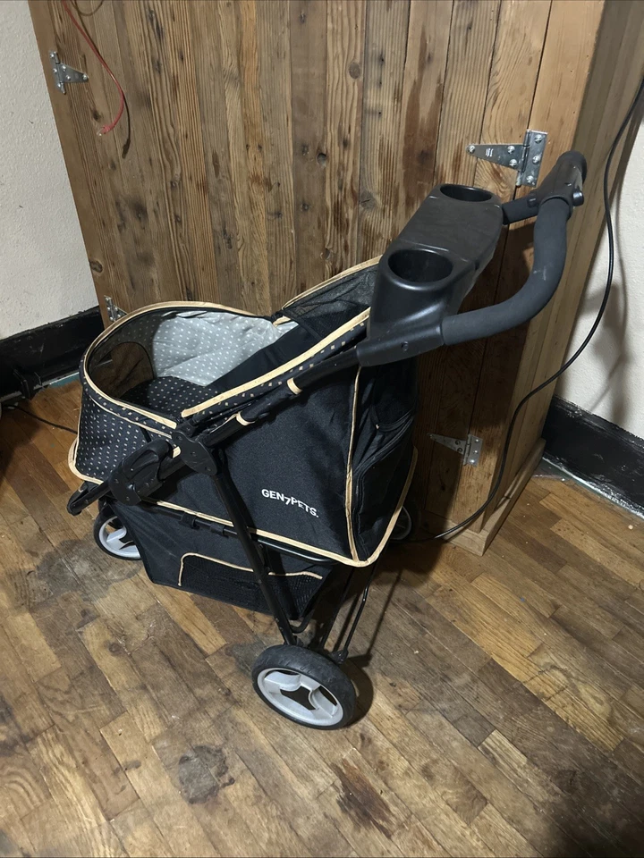 Gen 7 Pet Stroller  Undercarriage Cup Holders Sun Visor Storage Locking Wheels  - Image 1 of 4