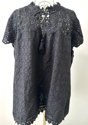 Blusa Top Campesina Jennifer & Grace Boho Bordada Ojales Crochet Negra 1X Foto 1 de 4