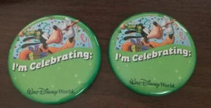 2 WALT DISNEY WORLD PINS / BUTTONS I'M CELEBRATING WITH GOOFY - Picture 1 of 4