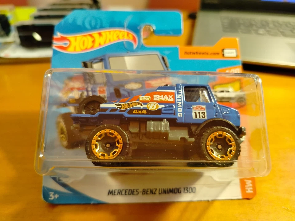Hot Wheels  MERCEDES-BENZ UNIMOG 1300  1:64 - Immagine 1 di 1