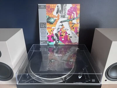 The Wonder Stuff Never Loved Elvis UK 2021 Reissue Brown Vinyl Record VG/NM - Image 1 of 4