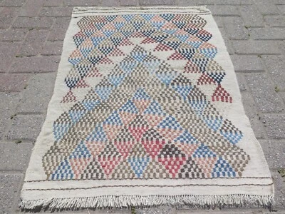 Alfombra Kilim bordada, alfombra de piso hecha a mano, alfombras de área, alfombra de dormitorio fresca 27"x37" Foto 1 de 4