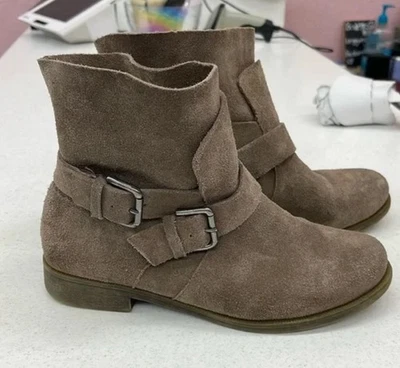 Kenneth Cole y2k Hebilla Plana Tobillo Gamuza Gris Taupe Bota Talla 9 Moto Motociclista Foto 1 de 4