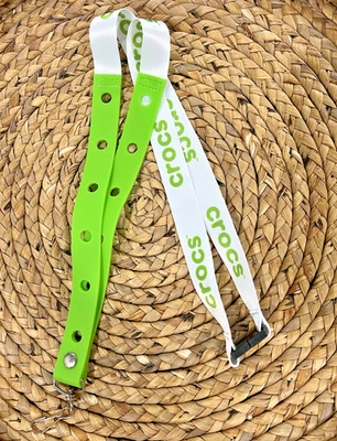 Cordão Crocs verde e branco + Mystery Jibbitz - Imagem 1 de 4