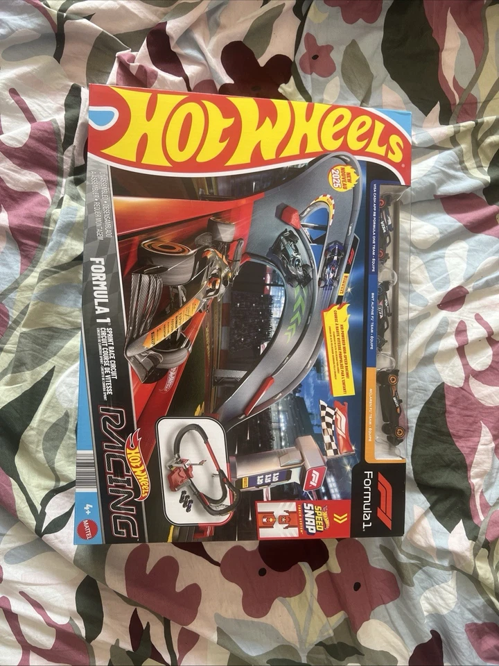 Hot Wheels 2025 - Formula 1 Sprint Race Circuit Set - 3 Cars Included - F1 - image 1 of 1