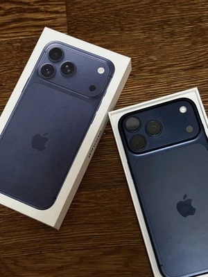 Apple iPhone 17 Pro Max D - 256 GB - Azul Profundo Foto 1 de 4