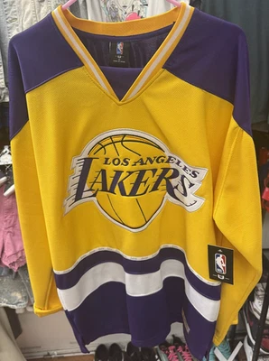 CAMISETA DE HOCKEY DE GRAN TAMAÑO DE LA NBA LOS ANGELES LA LAKERS AMARILLA/PÚRPURA TALLA-US-M Foto 1 de 4