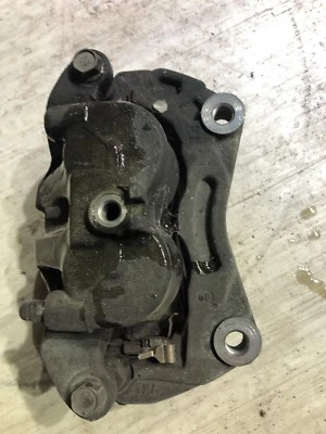 08-15 INFINITI G37 09-20 Nissan 370Z OEM Pasajero PINZA DE FRENO DELANTERA USADA DERECHA Foto 1 de 4