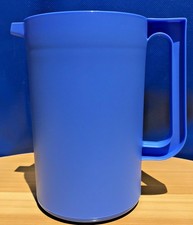 Tupperware Classic 2 qt Round Pitcher Push Button Seal Blue Gift New