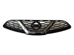 Genuine Nissan Micra (K13K) Front grille with chrome trim 623103HN1A - Picture 1 of 6
