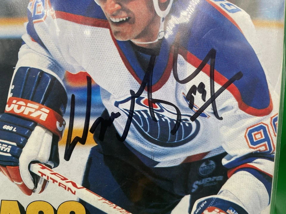 Wayne Gretzky May 1988 Sports Illustrated Autograph PSA Authenticated signature - Image 1 of 4