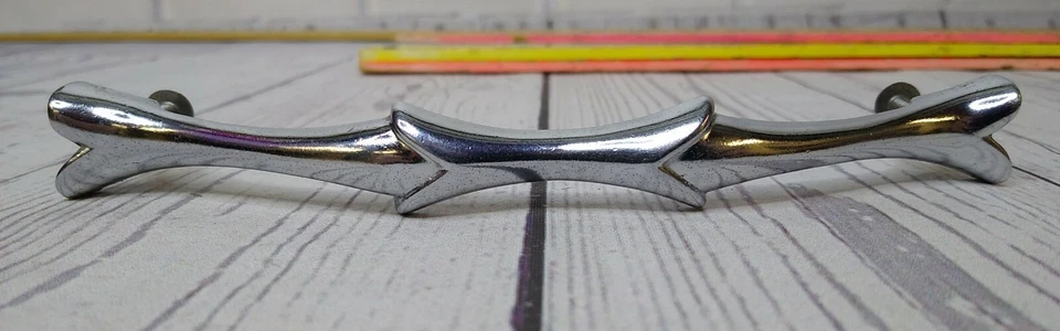 Tirador de cajón manija gabinete herrajes decorativos modernos vintage cromados MidCentury  Foto 1 de 4