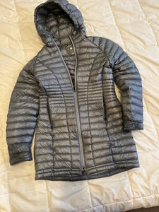 Mountain Hardware Women's GHOST WHISPERER Small hooded Down Qshield Parka - Picture 1 of 5