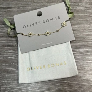 Oliver Bonas - Rosaria Faux Pearl Flower Gold Chain Bracelet - Picture 1 of 4