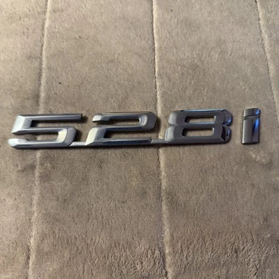 04 05 06 07 08 09 10 BMW 528I 528 I EMBLEMA TRASERO LOGOTIPO INSIGNIA SÍMBOLO USADO OEM Foto 1 de 2