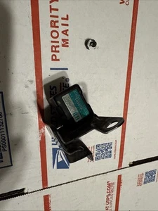 2000-2004 Toyota Avalon SRS Impact Crash Sensor Right 89173-33040 - Picture 1 of 9