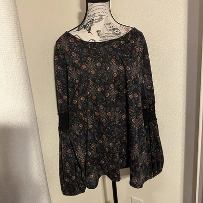 Top de encaje medio manga larga estampado único Faded Glory para mujer talla XXL 20 Foto 1 de 4