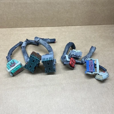TIPM Wiring Harness Connectors Plugs Only Dodge Journey Caravan OEM 68239606AA - Image 1 of 4