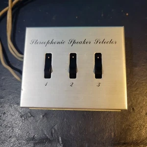 FISHER 202 Stereophonic Speaker Selector - Picture 1 of 6
