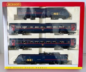 Hornby OO R2602 G.N.E.R. Class 91 "Tam the Gun" 225 Mallard Train Pack Boxed New - Picture 1 of 24