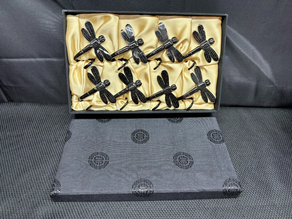 Juego de 8 ~ Servilleteros "LIBÉLULA" Negro/Blanco ~ Viene con Caja Original Foto 1 de 4