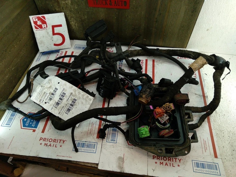 1999 Volkswagen Golf IV 2.0L FWD AT CHICOTE DE FIOS DE MOTOR FABRICANTE DE EQUIPAMENTO ORIGINAL  - Imagem 1 de 4