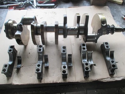 Mercedes w126 560se, crankshafts with pistons complete. - Image 1 of 4