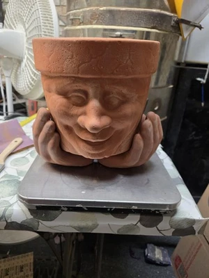 Maceta de cerámica Foto 1 de 4