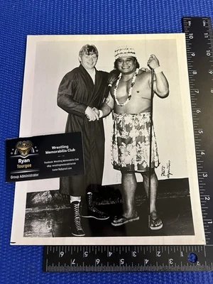 Foto promocional de lucha libre vintage de Bob Backlund y Peter Maivia WWWF WWE Foto 1 de 3