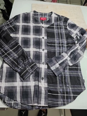 Camisa Supreme Multi Cuadros Franela Hombres Talla Mediana Negra Blanca Cuello en V Manga Larga Foto 1 de 4