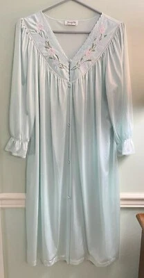 Vanity Fair Womens Green Button Long Robe Nightgown Embroidered Floral Medium - Image 1 of 4