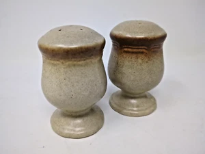 Mikasa Salz & Pfefferstreuer (3 1/2 Zoll) Vollkorn Vintage Steinzeug-Typ D - Bild 1 von 4