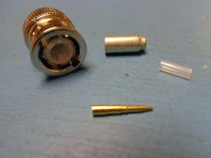(1) CONECTOR AMP TYCO 2-5221128-3 ENCHUFE BNC RECTO 50 OHM CRIMPADO RG-179 RG-187 - Imagen 1 de 3