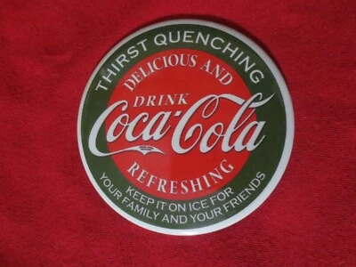 Coca-Cola Magnet with plastic overlap Thirst Quenching - Image 1 of 2