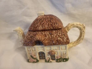 Vintage Teekanne "Reetdachhaus" Keramik handbemalt - Mitte 90er - Bild 1 von 8